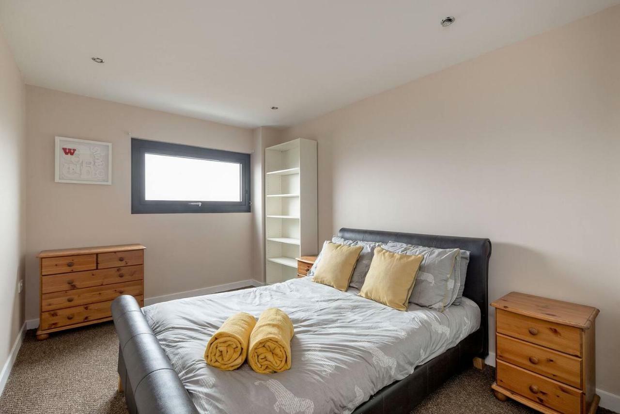 Modern Riverfront Apt. 10 Mins From Hydro/Secc, Glasgow
