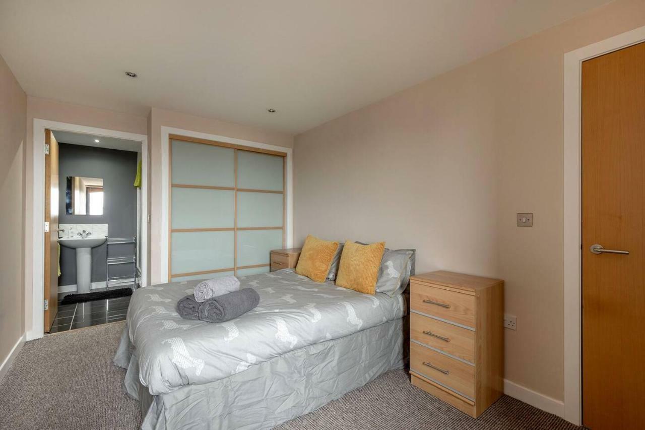 Modern Riverfront Apt. 10 Mins From Hydro/Secc — Photos 3