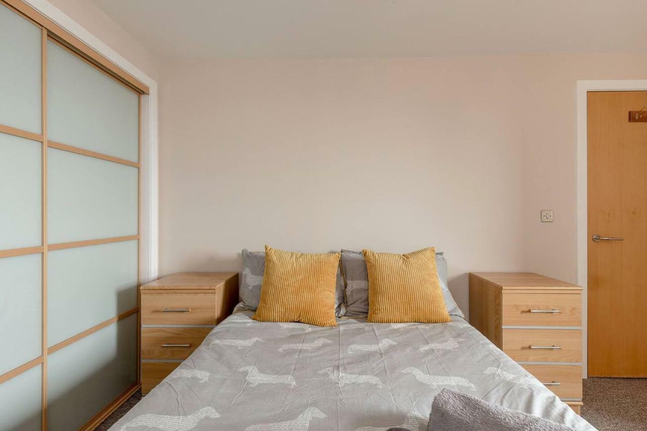 Modern Riverfront Apt. 10 Mins From Hydro/Secc — Photos 1